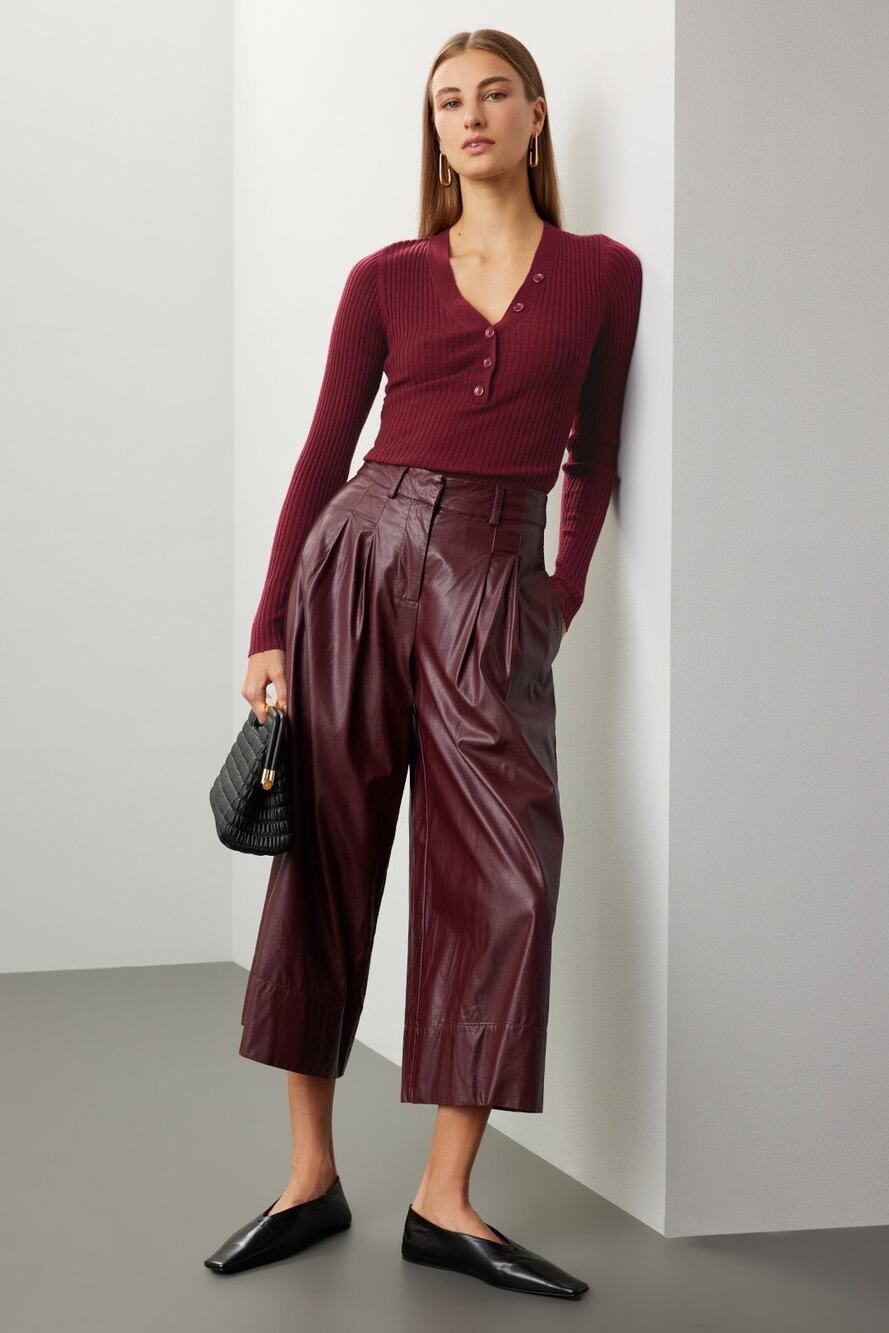 Derek Lam 10 Crosby Cherry Red Ribbed Knit Long Sleeve V-Neck Henley Sweater L